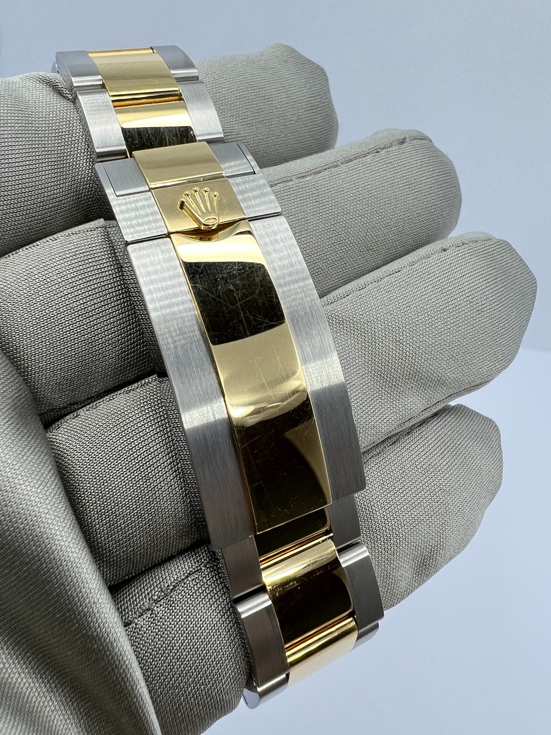 Sea-Dweller, Stainless Steel and 18k Yellow Gold, 43mm, Ref# 126603-0001