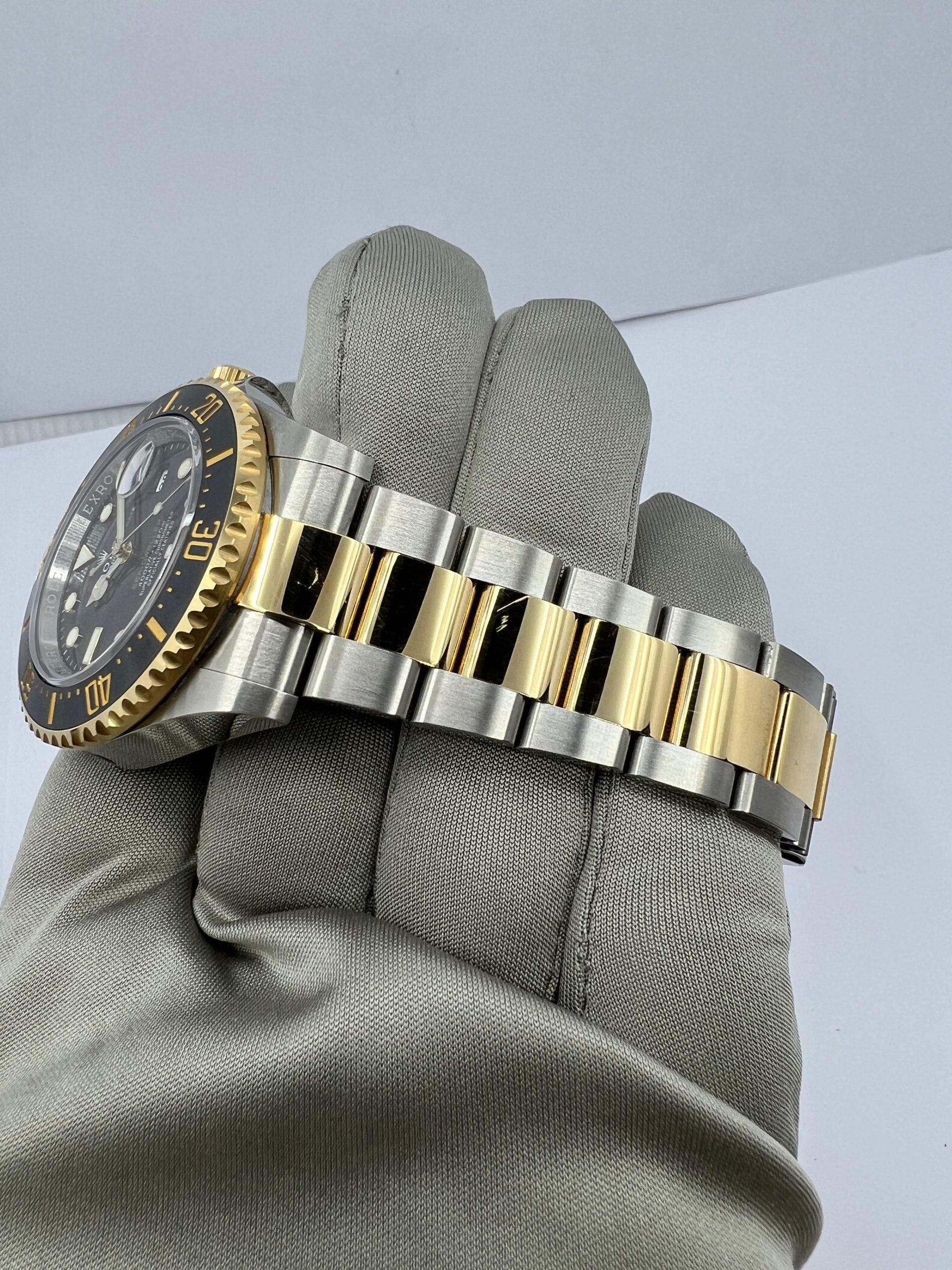 Sea-Dweller, Stainless Steel and 18k Yellow Gold, 43mm, Ref# 126603-0001