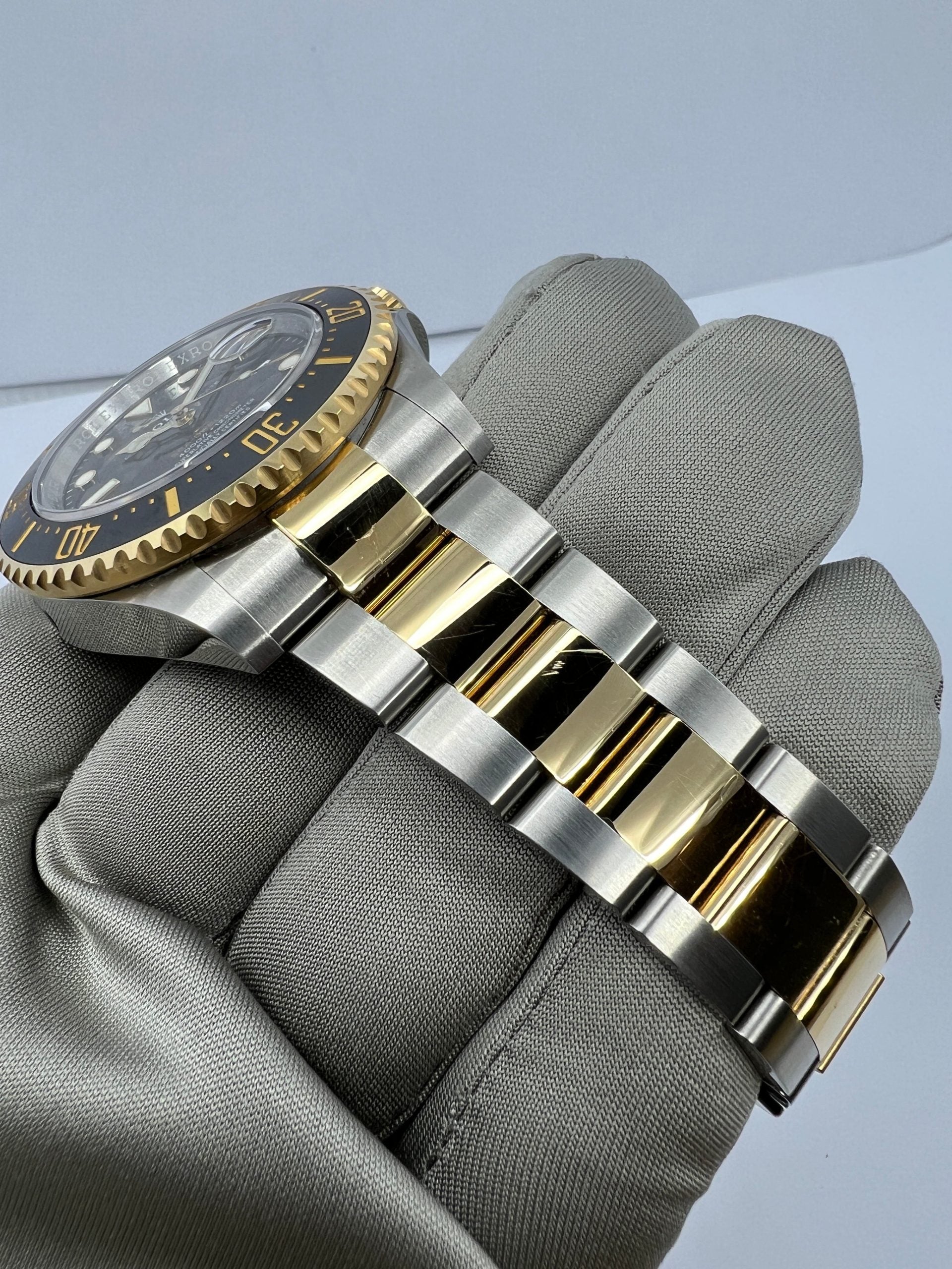 Sea-Dweller, Stainless Steel and 18k Yellow Gold, 43mm, Ref# 126603-0001