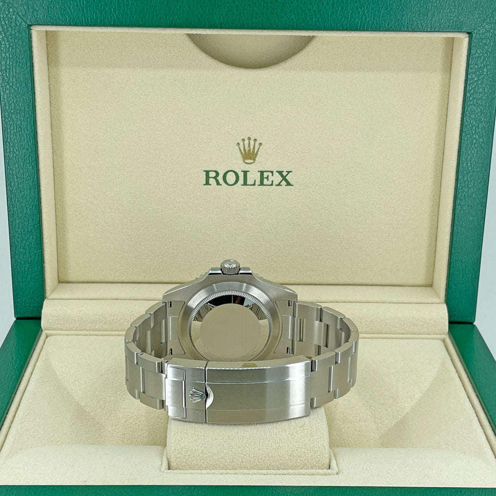 Submariner 41 mm Oystersteel Ref# 124060 SALE