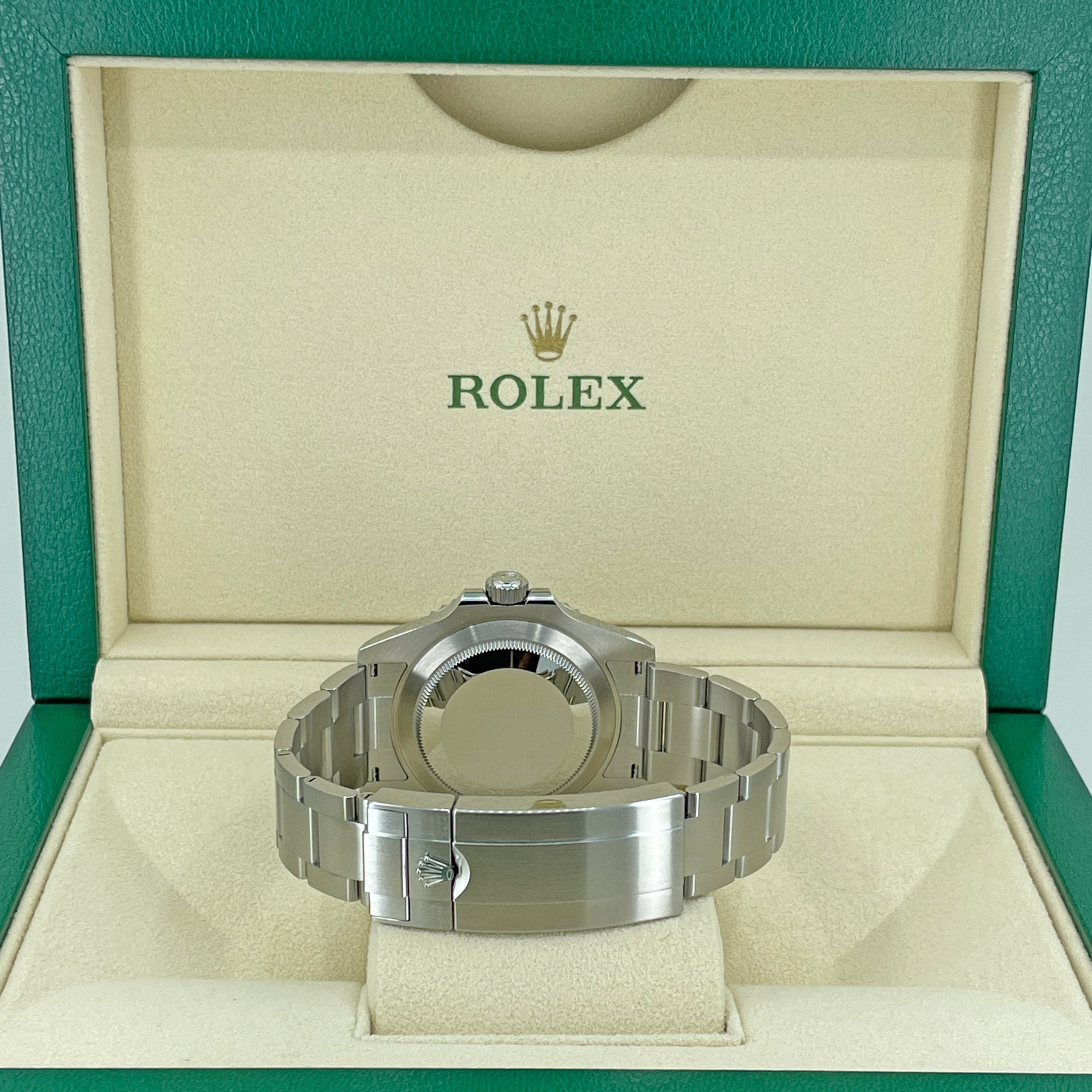 Submariner 41 mm Oystersteel Ref# 124060 SALE
